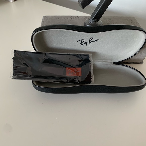 Ray Ban Glasses Case - Picture 2 of 5